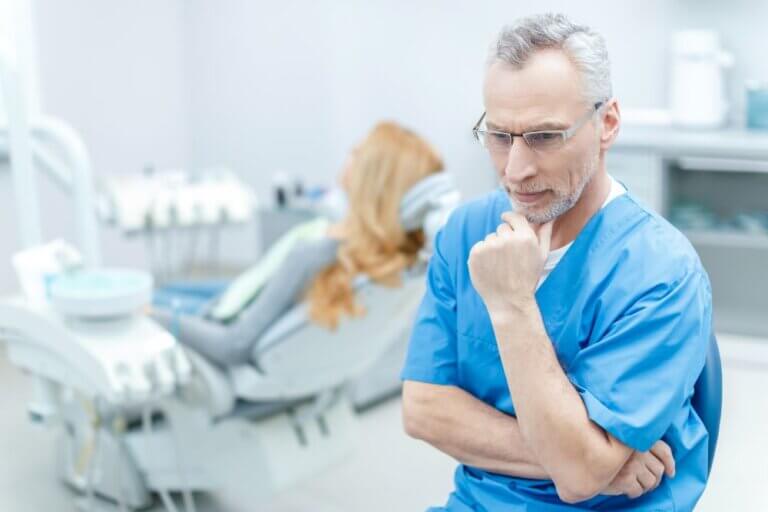 Невидимое напряжение: что скрывает за собой работа стоматолога